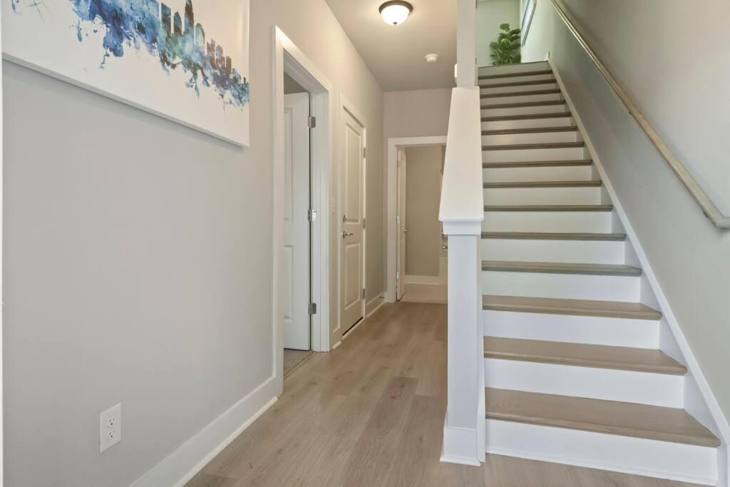 Brand New Build 10 Min- Uptown Villa Charlotte Exterior foto