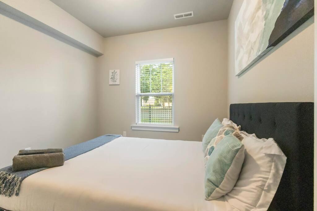Brand New Build 10 Min- Uptown Villa Charlotte Exterior foto