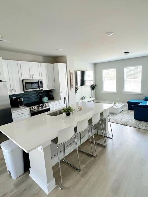 Brand New Build 10 Min- Uptown Villa Charlotte Exterior foto