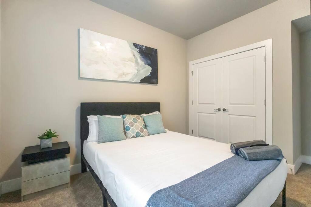 Brand New Build 10 Min- Uptown Villa Charlotte Exterior foto