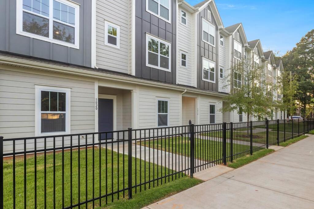 Brand New Build 10 Min- Uptown Villa Charlotte Exterior foto