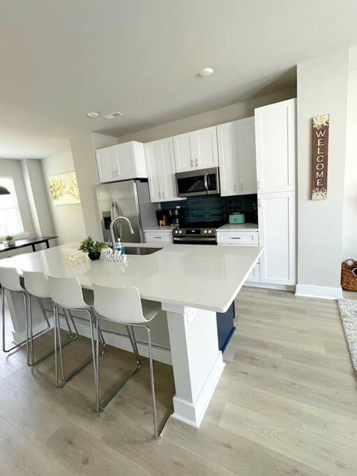 Brand New Build 10 Min- Uptown Villa Charlotte Exterior foto